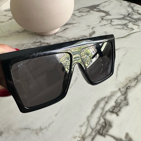 Cline - Picture 6 of 6